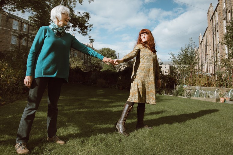 martin-mccarthy-20161005133006-002-socmed-cailleachandcailleachmum